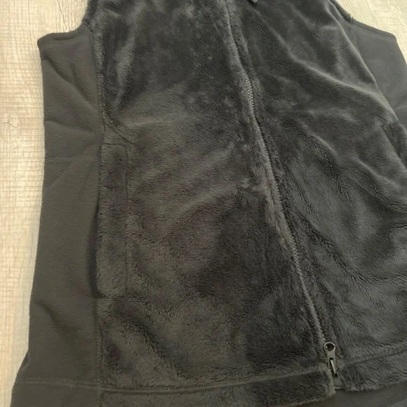 Women’s L.L. Bean Black Fleece Vest Size Small - Picture 2 of 6